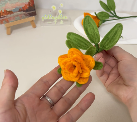 How to Make a Beautiful Pipe Cleaner Flower🧡 | Easy DIY Flower Tutorial